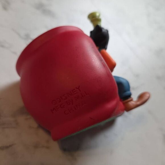 Goofy Disney Decor Paper Clip Holder - Picture 4 of 7